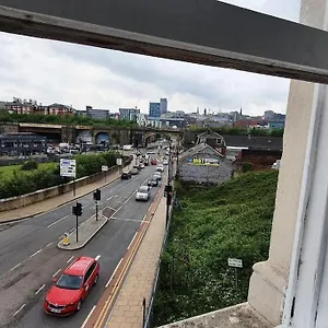 https://one-bedroom-studio-apartment-close-to-city-centre.yorkshirehotels.net